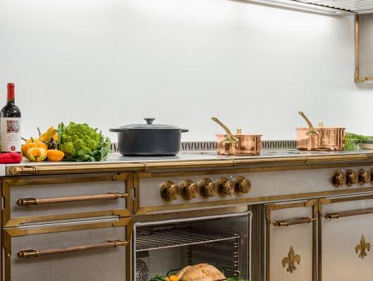 豪华炉灶和烤箱由L'Atelier巴黎